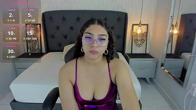 Snapshot of angelinemore chatting on 03.31.26 angelinemore online show from 03.31.26