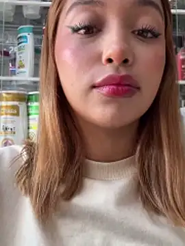 Snapshot of Kitty-LS chatting on 12.20.25 Kitty-LS online show from 12.20.25