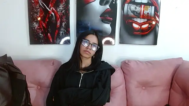 Snapshot of miamooncs chatting on 01.12.26 miamooncs online show from 01.12.26