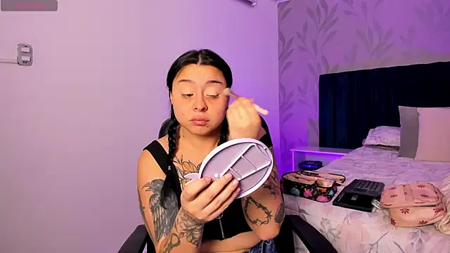 Snapshot of Saarada chatting on 01.17.26 Saarada online show from 01.17.26