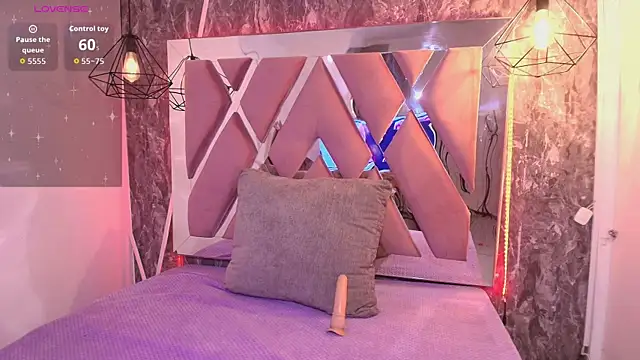 Snapshot of morgana_white chatting on 01.14.26 morgana white online show from 01.14.26