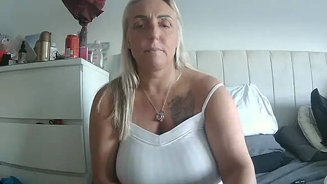theblondecocklover online show from 04.28.26