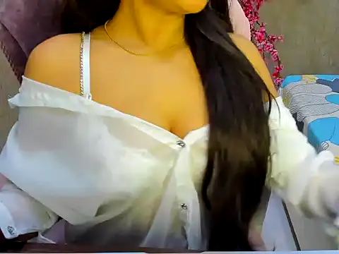 Snapshot of DimondGirl_ chatting on 03.28.26 DimondGirl online show from 03.28.26