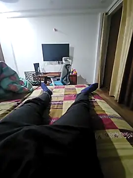 Snapshot of NunnuLelo chatting on 12.16.25 NunnuLelo online show from 12.16.25