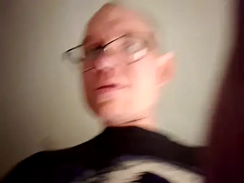 Snapshot of Sinuel chatting on 02.21.26 Sinuel online show from 02.21.26