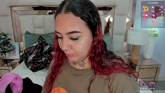 Snapshot of ateneaa_dioosa chatting on 12.19.25 ateneaa dioosa online show from 12.19.25