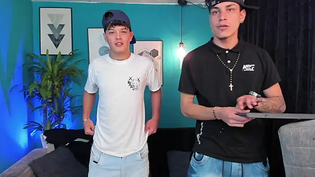 Snapshot of Oficial_KingOfHeavens chatting on 12.19.25 Oficial KingOfHeavens online show from 12.19.25