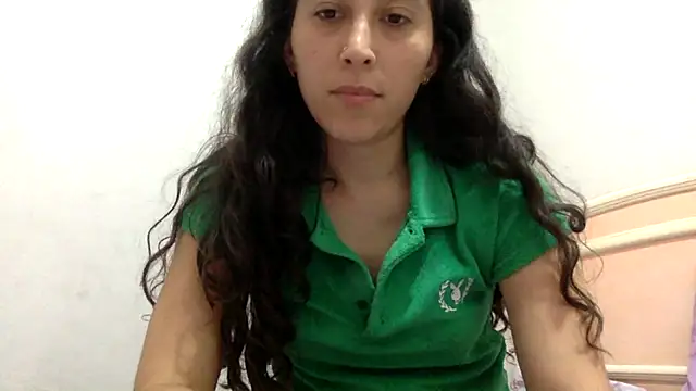 Snapshot of LatinDoll8 chatting on 06.12.26 LatinDoll8 online show from 06.12.26