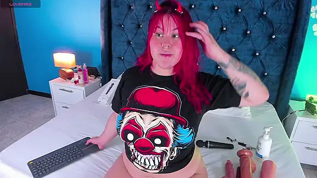 Issa Clark01 online show from 03.12.26