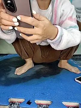 Snapshot of hi-miki chatting on 01.17.26 hi-miki online show from 01.17.26