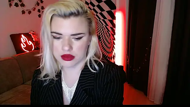 Snapshot of Ariana_Saint chatting on 02.18.26 Ariana Saint online show from 02.18.26