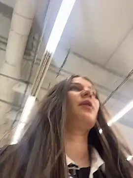 Niki Hug online show from 01.10.26