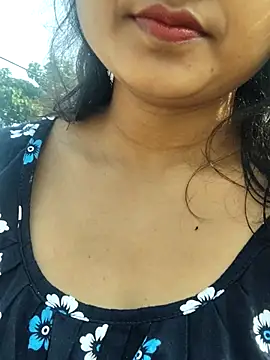 Snapshot of sweety-sexy2 chatting on 12.19.25 sweety-sexy2 online show from 12.19.25