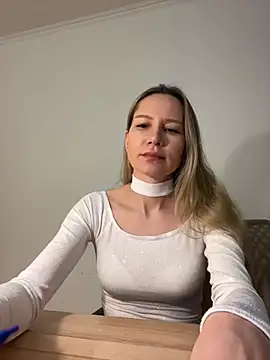 Snapshot of 1Moonlight1 chatting on 02.21.26 1Moonlight1 online show from 02.21.26