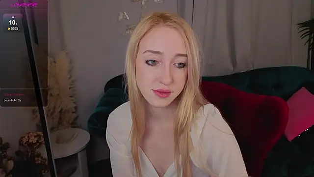 Snapshot of anora_baby chatting on 02.01.26 anora baby online show from 02.01.26