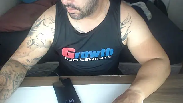 Snapshot of drlluis chatting on 01.13.26 drlluis online show from 01.13.26