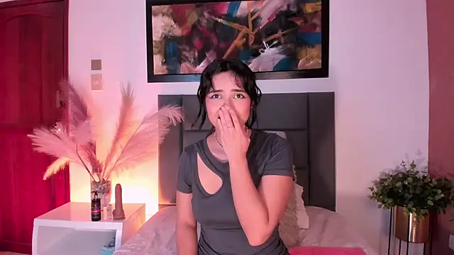 Snapshot of GahiaBelucci chatting on 06.18.26 GahiaBelucci online show from 06.18.26