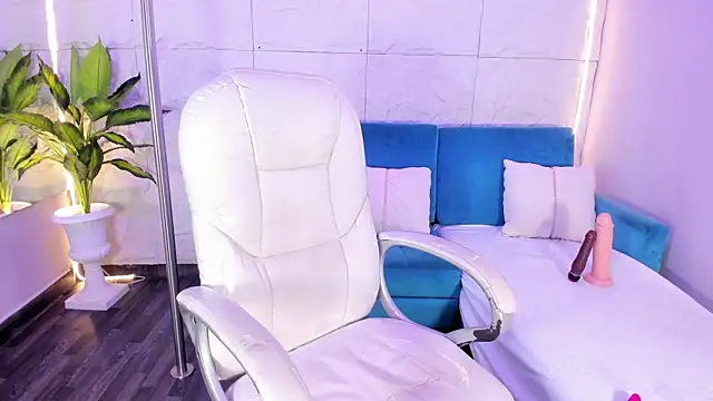 Snapshot of Mia_Ness chatting on 01.10.26 Mia Ness online show from 01.10.26