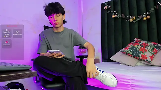 Snapshot of Aron_valverde chatting on 01.09.26 Aron valverde online show from 01.09.26