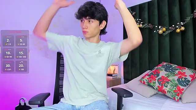 Snapshot of Aron_valverde chatting on 01.17.26 Aron valverde online show from 01.17.26