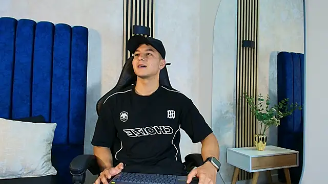 Noah Clarkk online show from 05.17.26