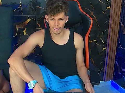 Snapshot of davilap_toyboy chatting on 01.19.26 davilap toyboy online show from 01.19.26