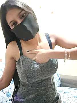 Snapshot of Chic_Vibes chatting on 02.18.26 Chic Vibes online show from 02.18.26