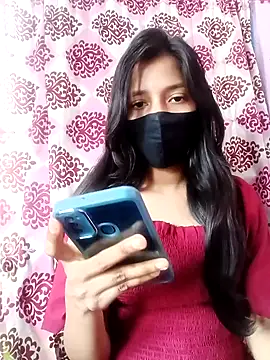 Snapshot of Surbhi-dixit chatting on 12.18.25 Surbhi-dixit online show from 12.18.25