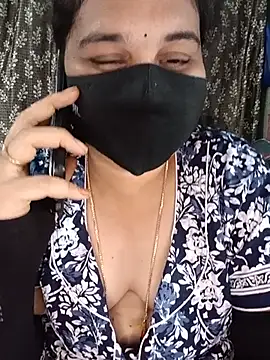 Snapshot of maduri__ chatting on 07.19.26 maduri online show from 07.19.26