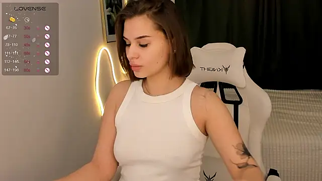 annie kits online show from 02.15.26