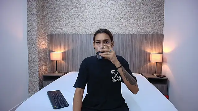 Snapshot of zoe_bermudez chatting on 12.22.25 zoe bermudez online show from 12.22.25