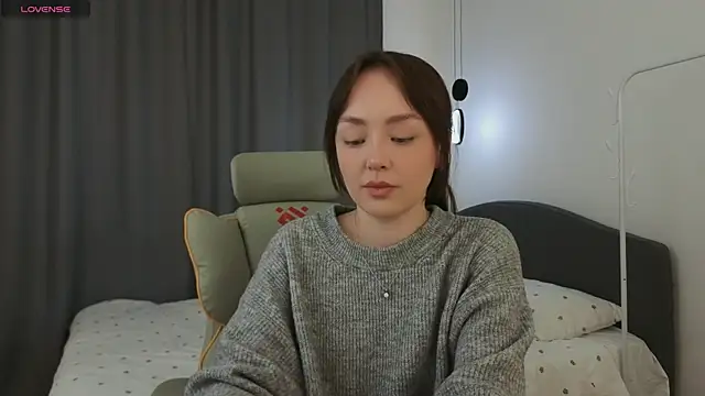 fallin lovee online show from 04.25.26