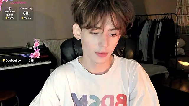 Snapshot of winsdor chatting on 01.17.26 winsdor online show from 01.17.26