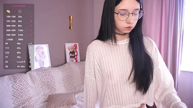 DeliaLoma online show from 04.25.26
