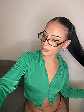 Naomi-Fox online show from 01.05.26