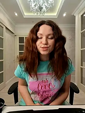 Snapshot of LondonMiley chatting on 12.22.25 LondonMiley online show from 12.22.25