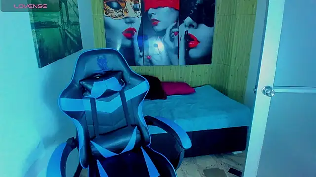 Snapshot of jinx_candy chatting on 01.06.26 jinx candy online show from 01.06.26