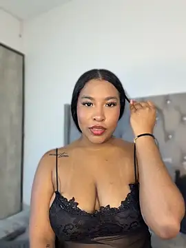 izzybelmonth12 online show from 04.30.26
