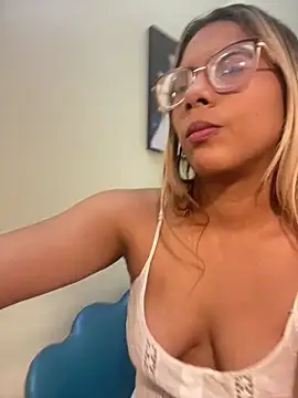 MiaSizzle online show from 03.21.26