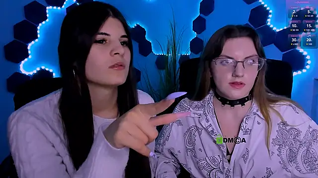 Snapshot of lizzie_boom_ chatting on 03.17.26 lizzie boom online show from 03.17.26