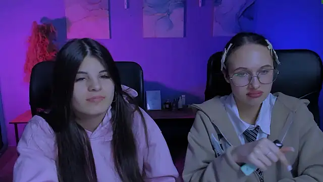 Snapshot of lizzie_boom_ chatting on 03.27.26 lizzie boom online show from 03.27.26