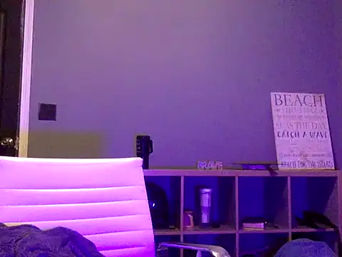 Snapshot of Cantgetenough0069 chatting on 12.22.25 Cantgetenough0069 online show from 12.22.25