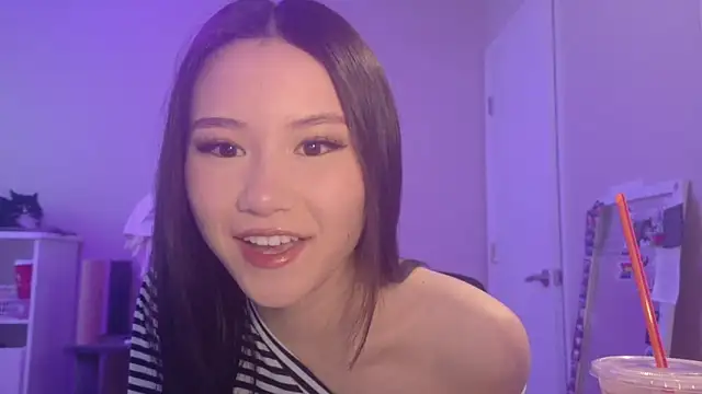 luvvivii online show from 03.10.26