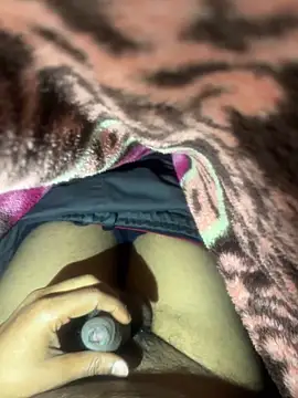 Snapshot of Horny__daddy0 chatting on 12.23.25 Horny daddy0 online show from 12.23.25