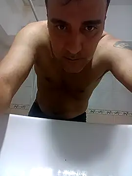 Snapshot of damisexhot chatting on 12.21.25 damisexhot online show from 12.21.25