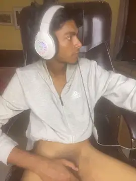 Snapshot of tooexpensive chatting on 12.21.25 tooexpensive online show from 12.21.25