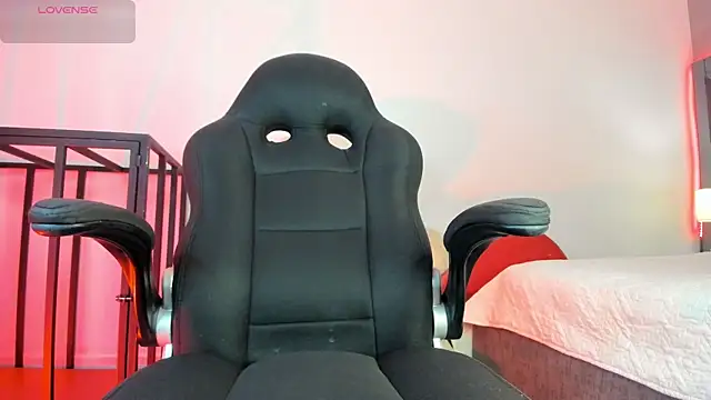 Snapshot of Charlotteinpole chatting on 02.13.26 Charlotteinpole online show from 02.13.26