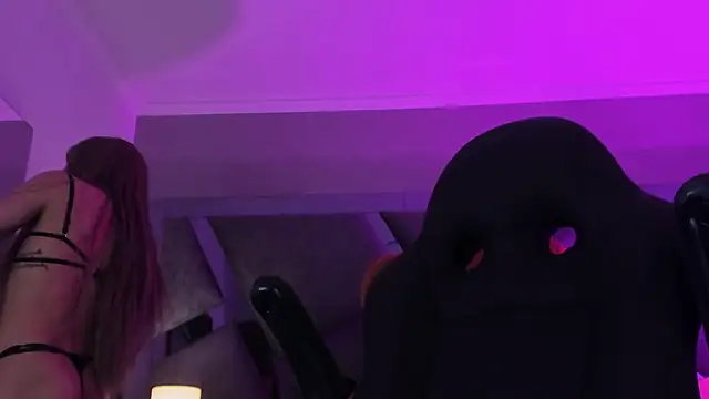 Snapshot of Charlotteinpole chatting on 03.17.26 Charlotteinpole online show from 03.17.26