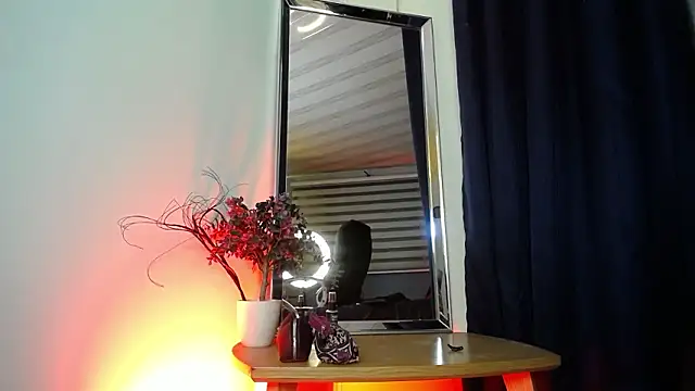 Emilyy05  online show from 02.15.26