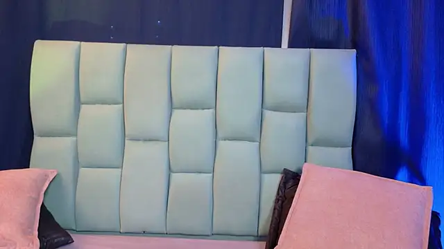 Emilyy05  online show from 07.31.26